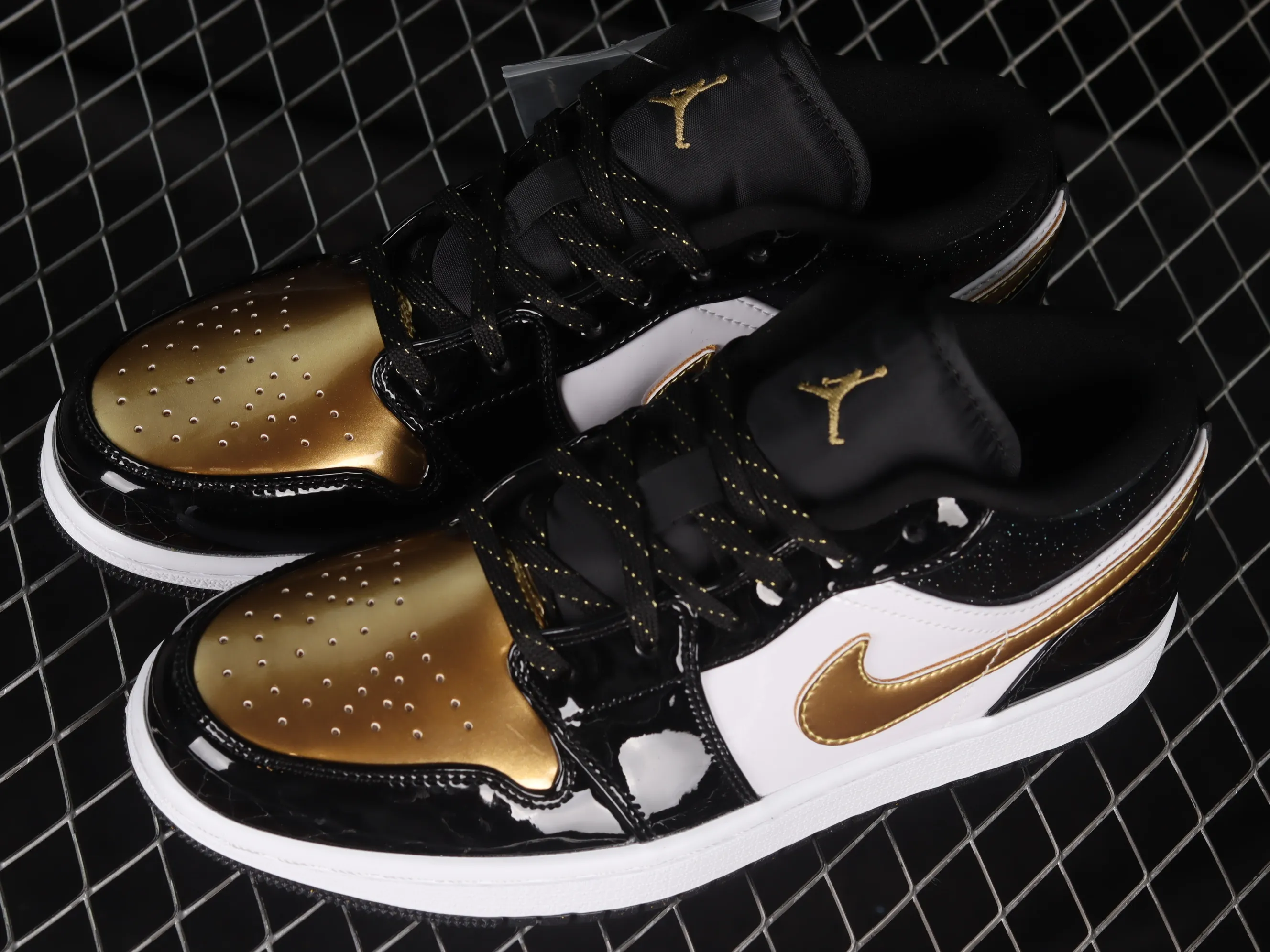 All categories Air Jordan Jordan series basketball shoes Air Jordan 1 Low Air Jordan 1 Low "Gold Toe" AJ1 Joe 1 black gold toe low-top cultural and leisure sports sneakers DR6970-071
